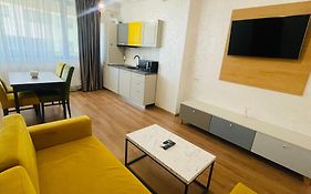 Myamar Apartment Mamaia